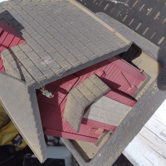 Rustic Red  Bird House /Feeder - Picture 2 of 5